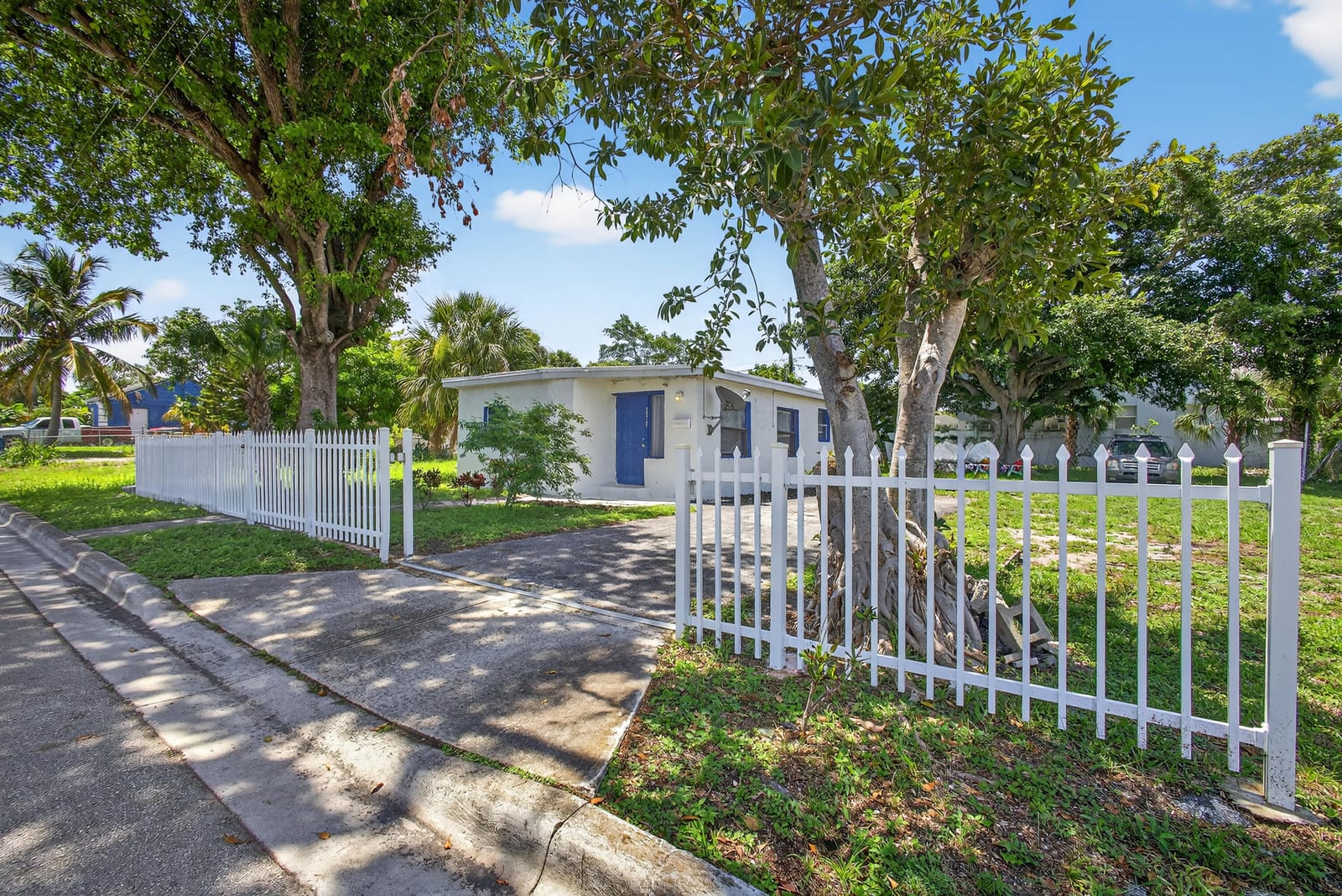 1181 W 32nd Street, Riviera Beach, FL 33404 photo 2