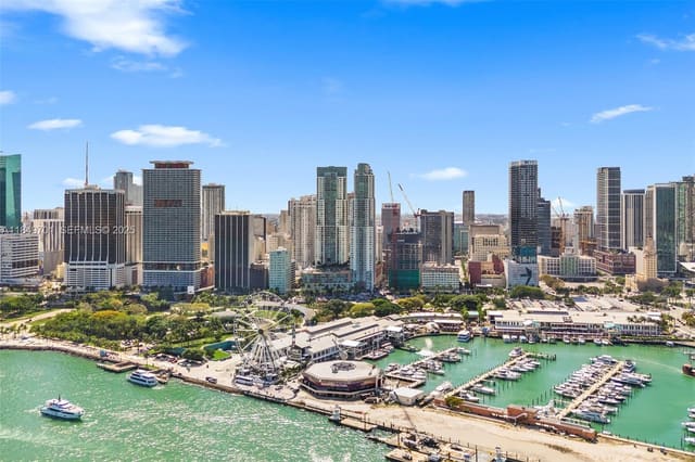 244 Biscayne Boulevard 1808, Miami, FL 33132