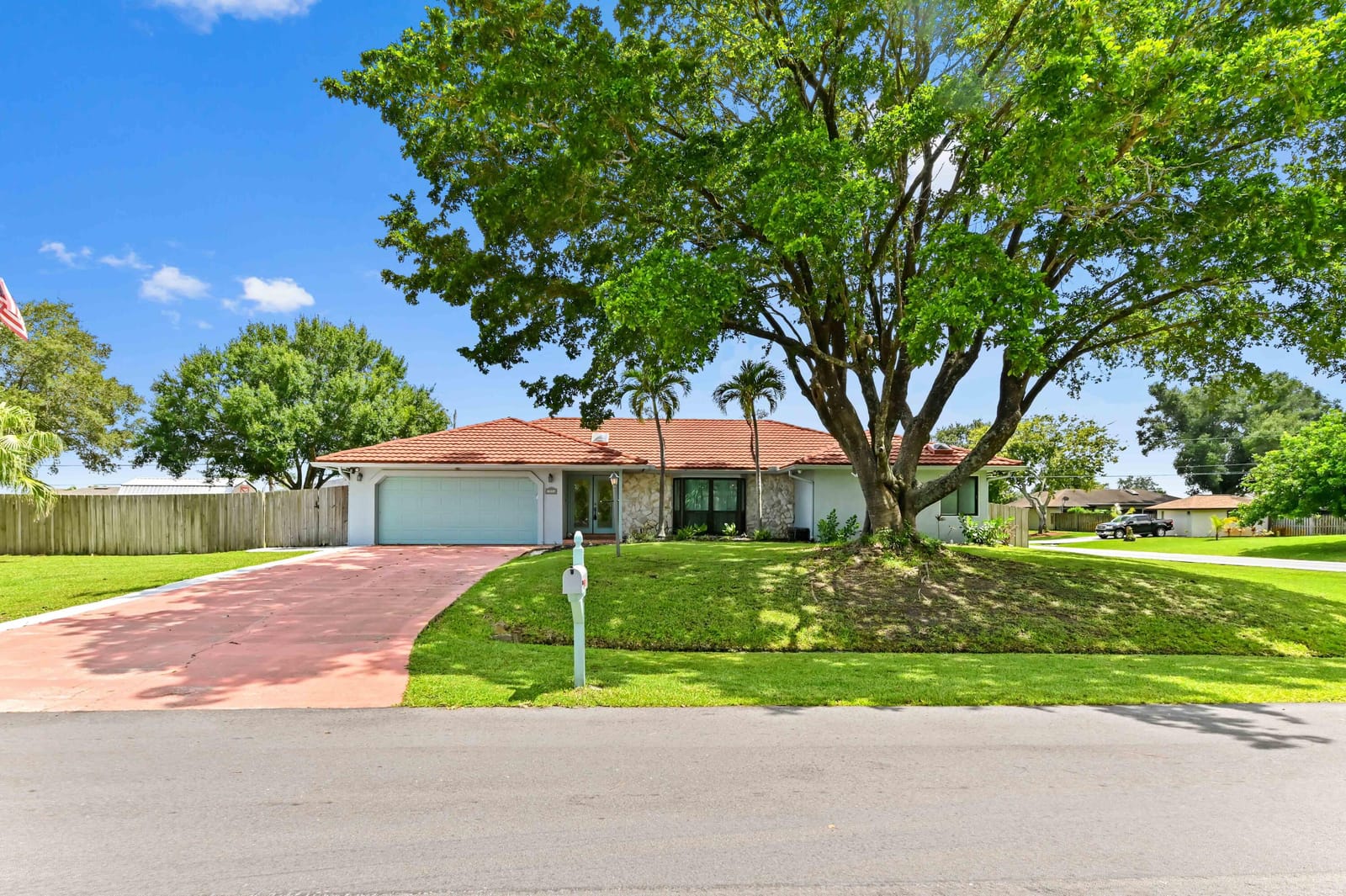 1086 SW Goodman Avenue, Port St. Lucie, FL 34953