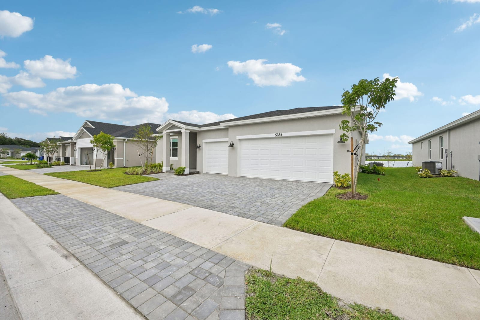 5654 Hampton Park Circle — photo 4