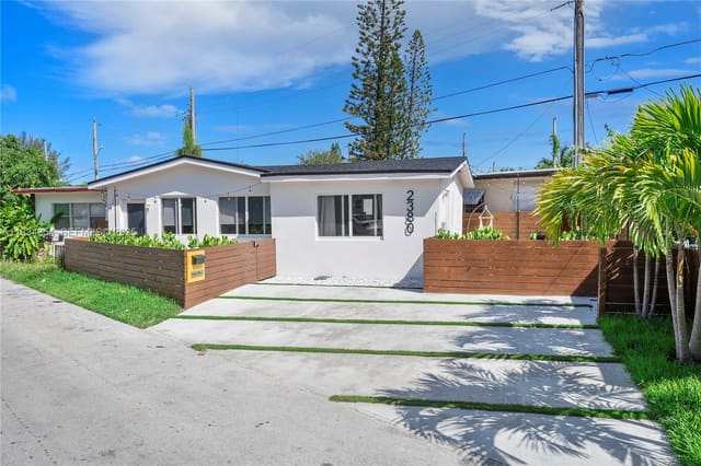 2380 NE 137th Street, sold in Trailer City, North Miami Beach, FL