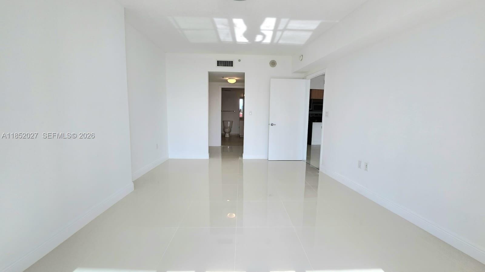 1750 N Bayshore Drive 2010 — photo 10
