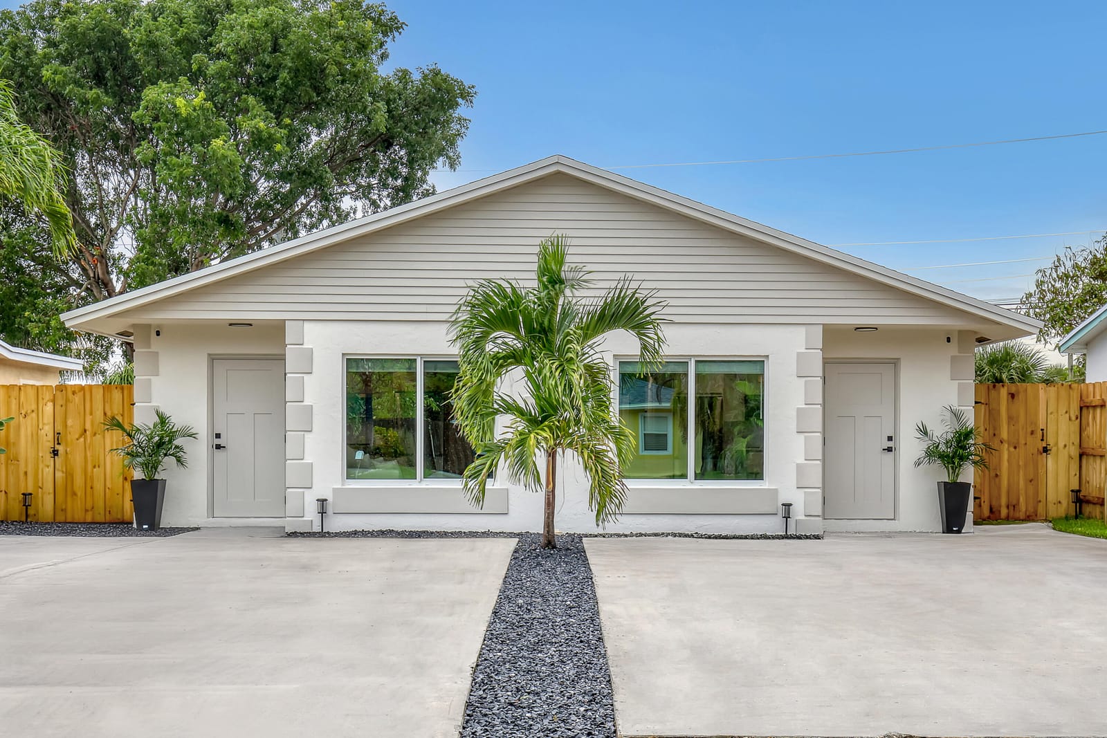 414 W Mango Street — photo 4