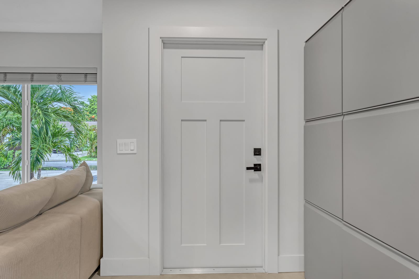 414 W Mango Street — photo 8