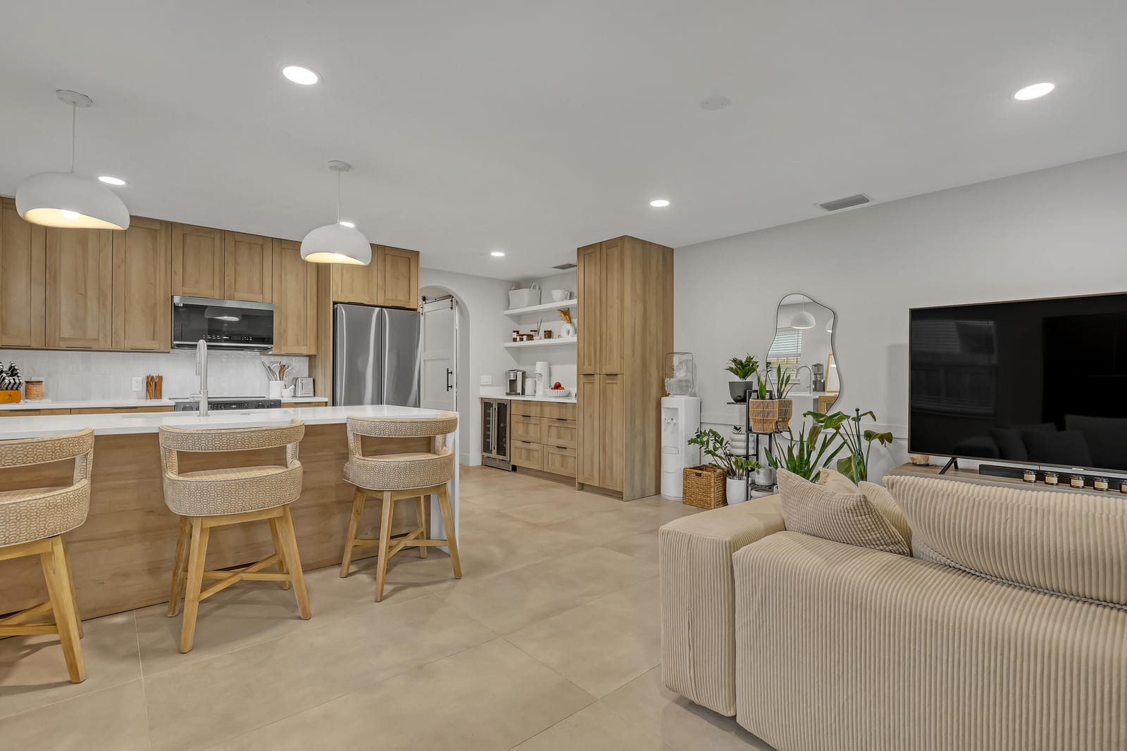414 W Mango Street — photo 9