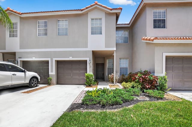 10221 Via Hibiscus 3, sold in Mission Bay Par F Ph 1, Boca Raton, FL
