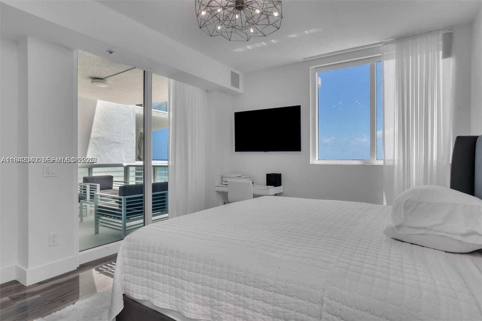 3801 Collins Avenue 1104 — photo 4