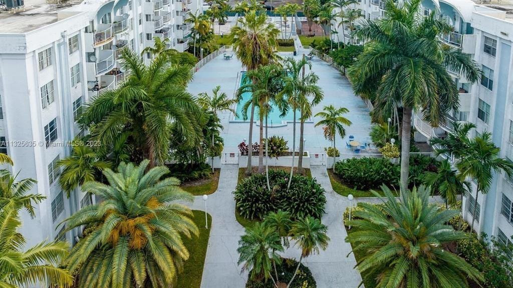 488 NW 165th Street Road 309B, Miami, FL 33169