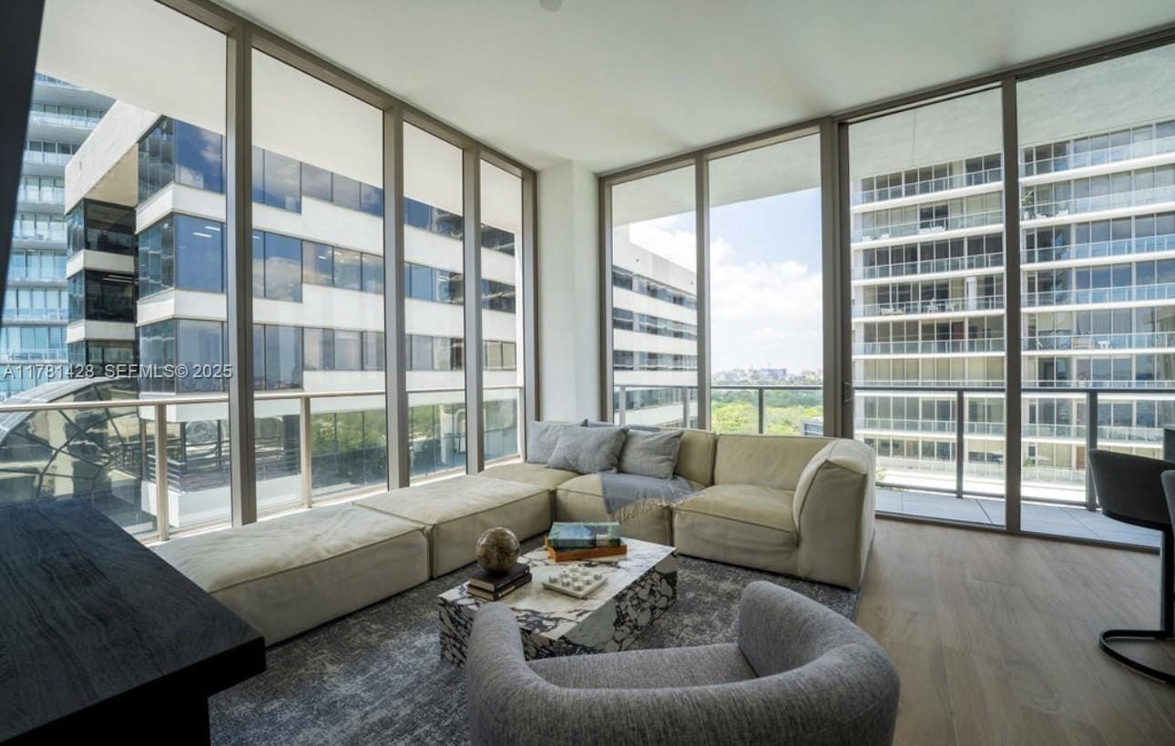 2655 S Bayshore Drive 1109 — photo 2
