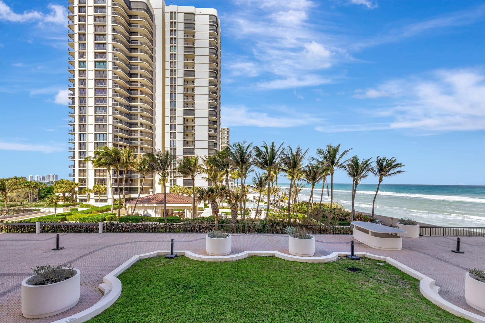 5380 N Ocean Drive 14b — photo 4