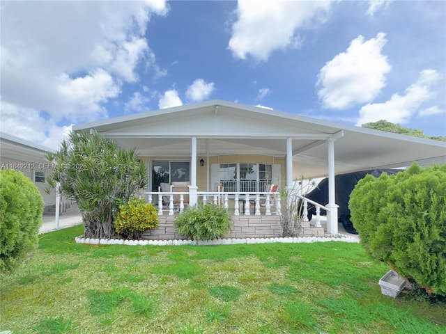 2431 SW 53rd Street, sold in Ravenswood North, Dania Beach, FL