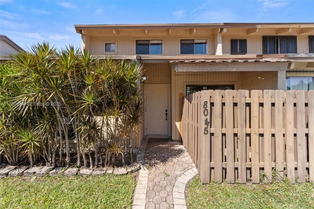 8045 SW 21st Court 8045, sold in Arrowhead Golf And Tennis, Davie, FL