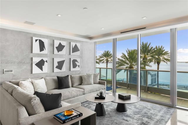 1331 Brickell Bay Drive 909, Miami, FL 33131