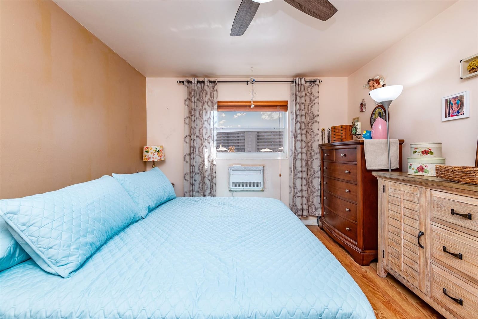 810 Lake Shore Drive 25 — photo 11