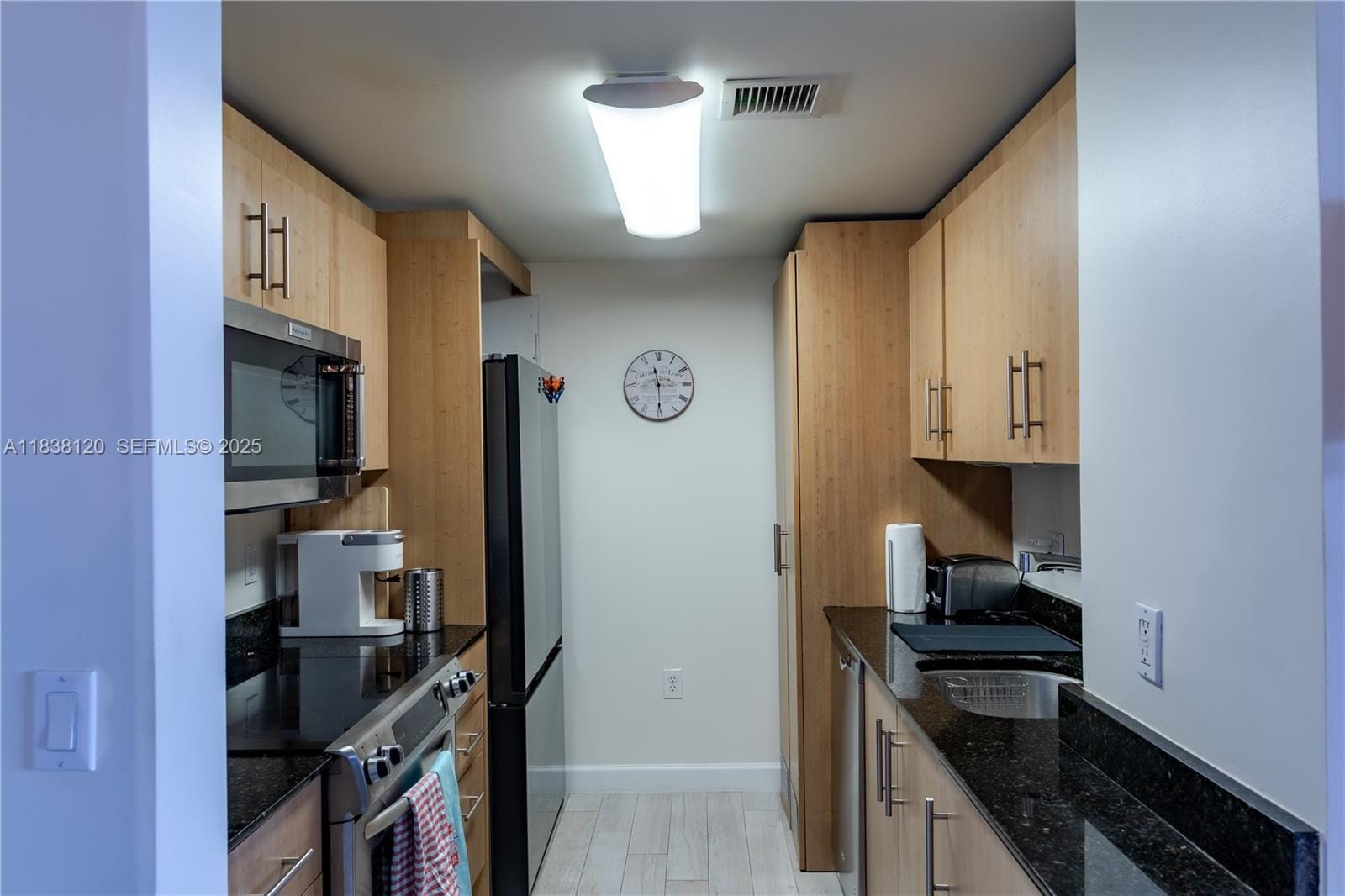 10275 Collins Avenue 634 — photo 9