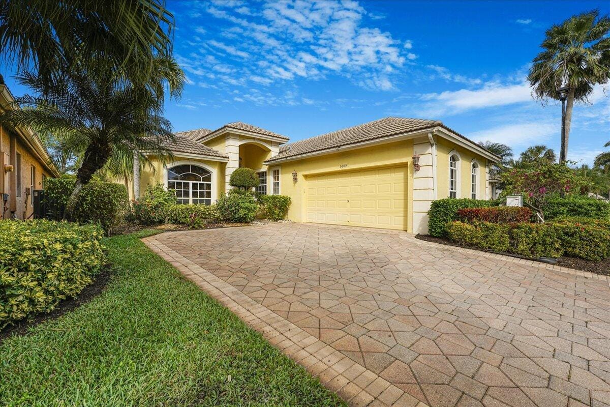 5605 Fountains Drive S, Lake Worth, FL 33467