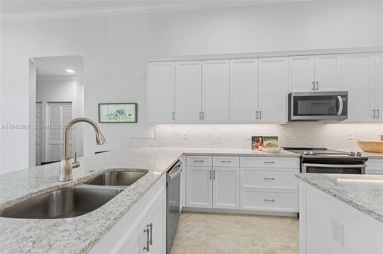 2530 Hunters Run Way, Weston, FL 33327 photo 14