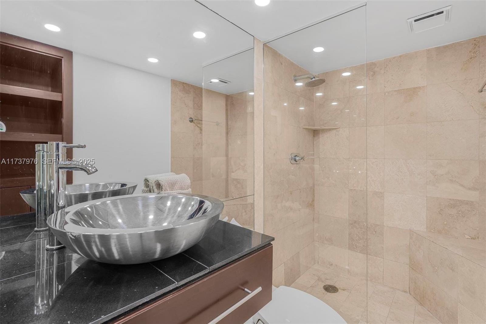 600 NE 36th Street 414, Miami, FL 33137 photo 22