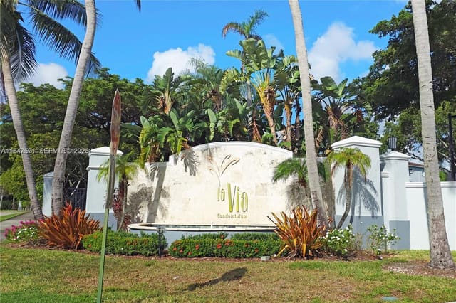 9640 NW 2nd Street 5206, sold in La Via, Pembroke Pines, FL