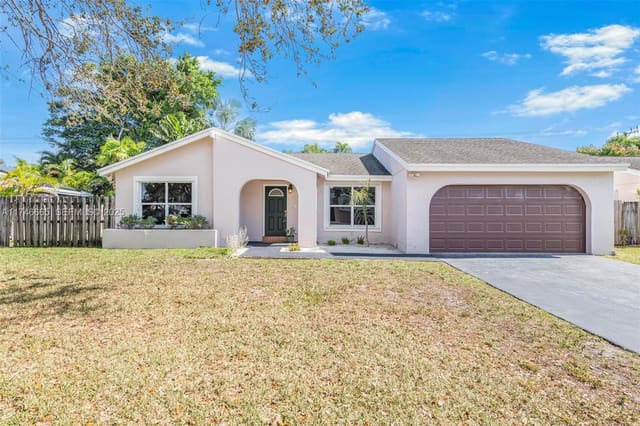 5210 SW 115th Avenue, Cooper City, FL 33330
