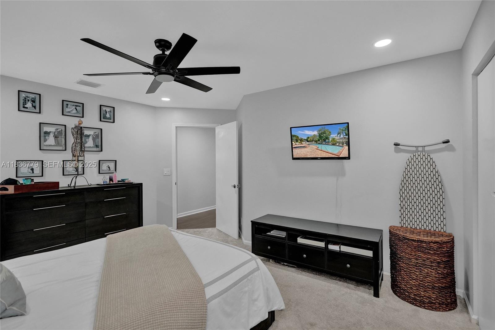 2083 E Discovery E Circle, Deerfield Beach, FL 33442 photo 12