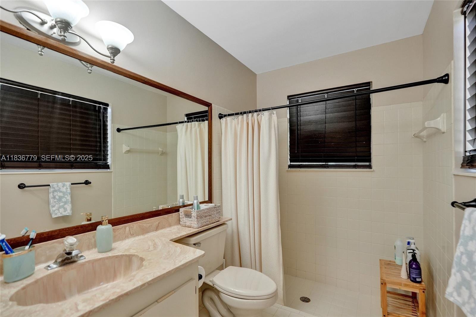 2083 E Discovery E Circle, Deerfield Beach, FL 33442 photo 13