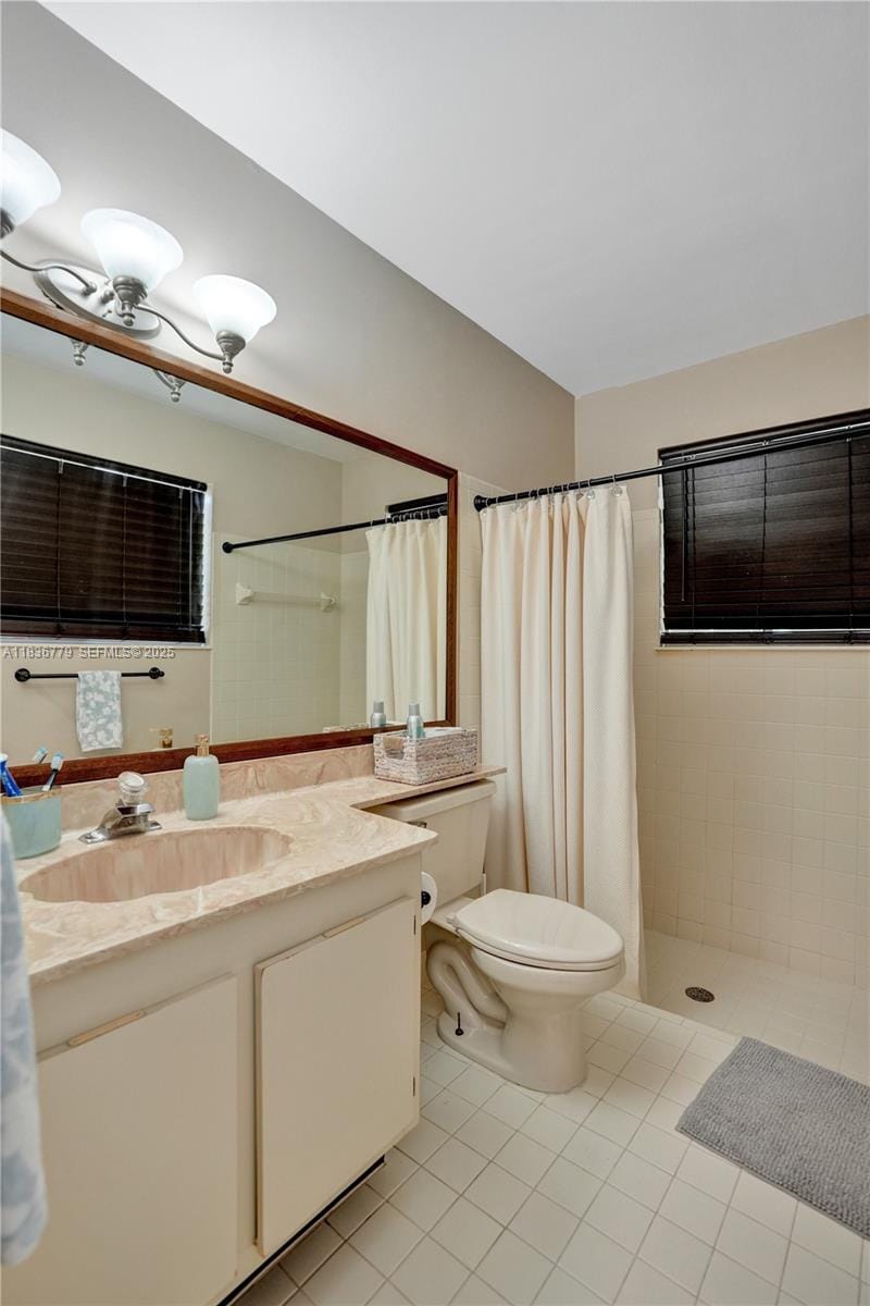 2083 E Discovery E Circle, Deerfield Beach, FL 33442 photo 14