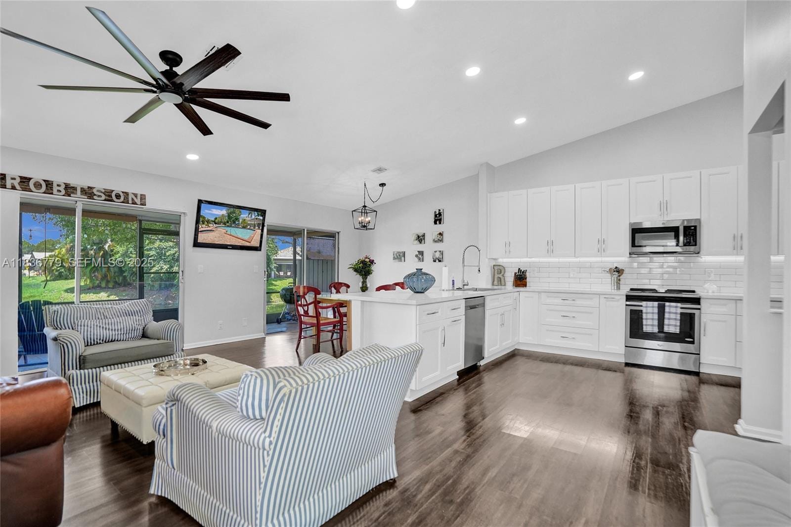 2083 E Discovery E Circle, Deerfield Beach, FL 33442 photo 28