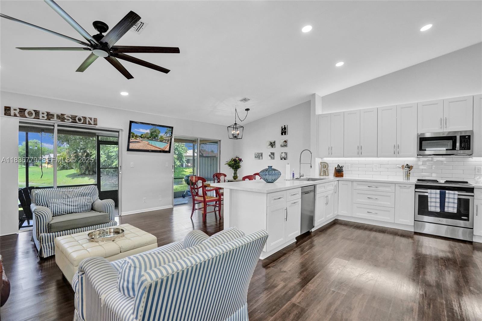 2083 E Discovery E Circle, Deerfield Beach, FL 33442 photo 29