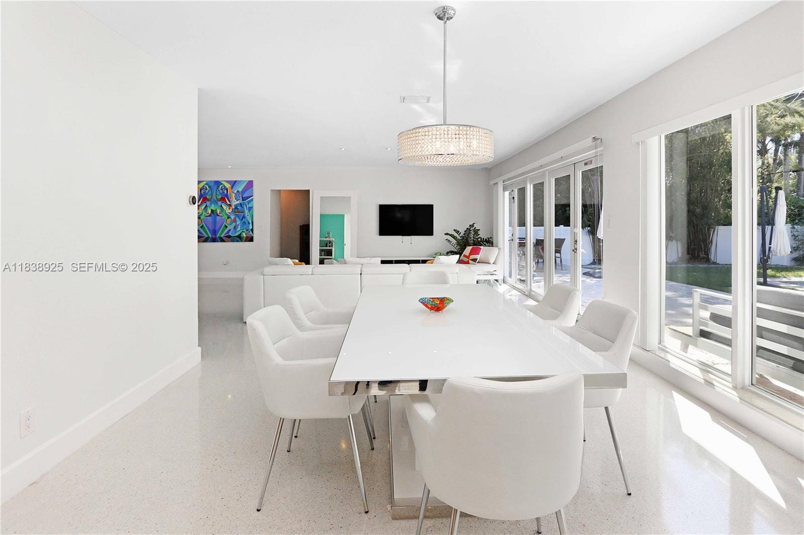 952 Hollywood Boulevard — photo 12