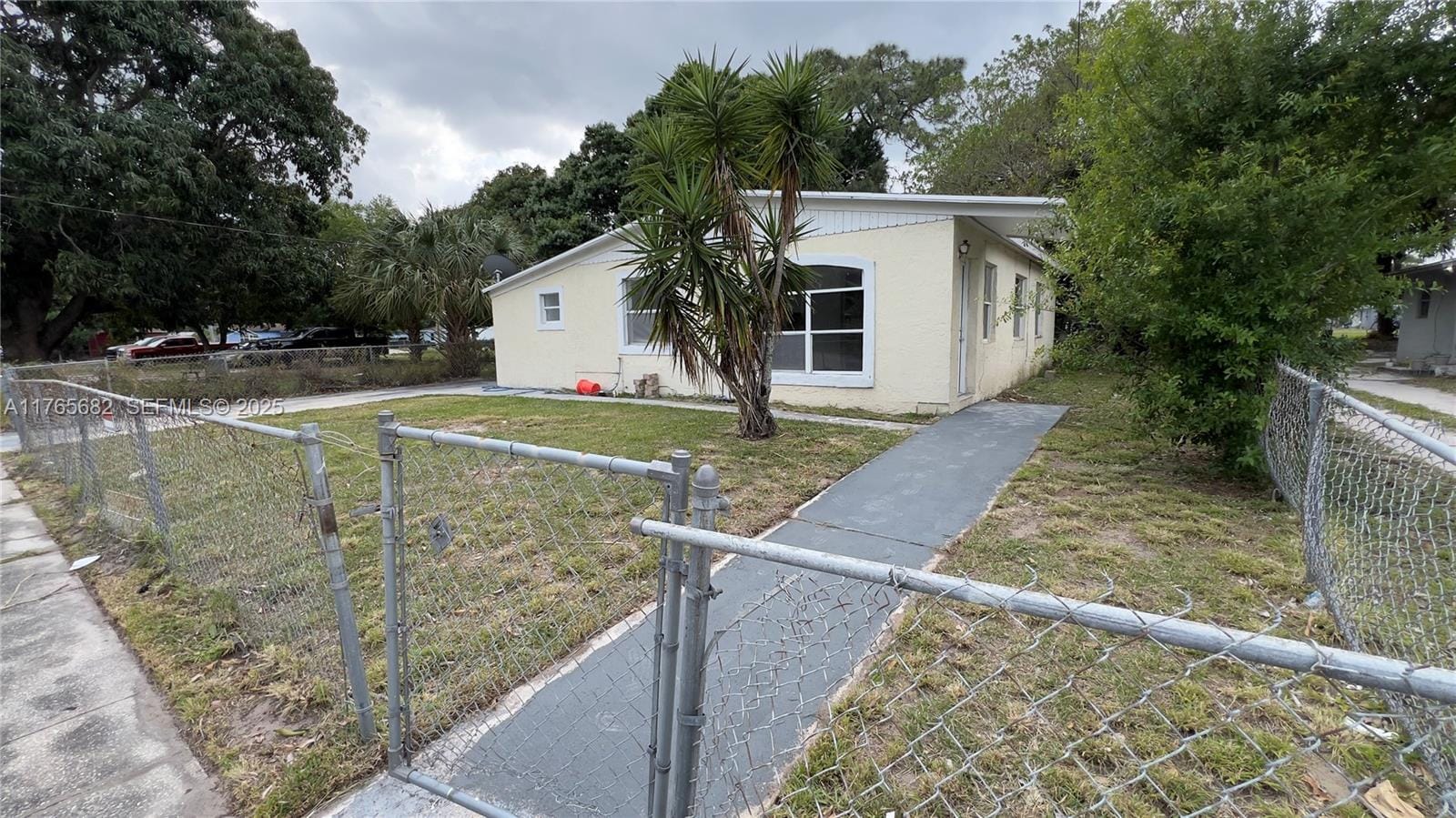 607 N 19th Street, Fort Pierce, FL 34950
