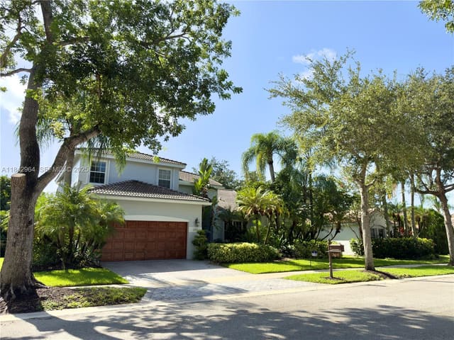 260 Montclaire Drive, sold in The Lakes, Weston, FL