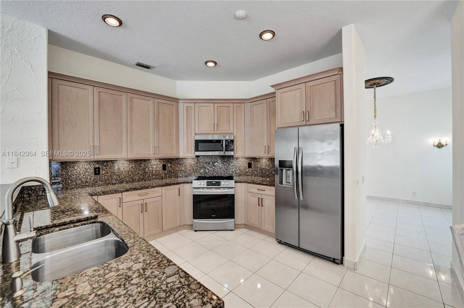 260 Montclaire Drive, Weston, FL 33326 photo 15
