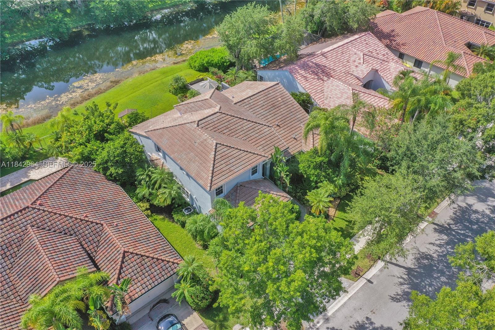 260 Montclaire Drive, Weston, FL 33326 photo 4