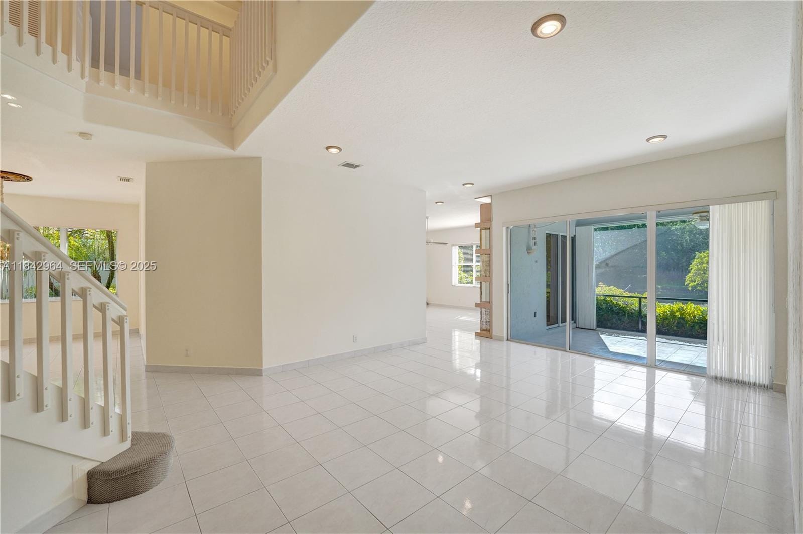 260 Montclaire Drive, Weston, FL 33326 photo 10