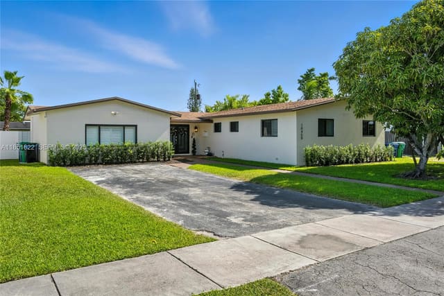 10450 SW 162nd Terrace, sold in Fairway Plaza, Miami, FL