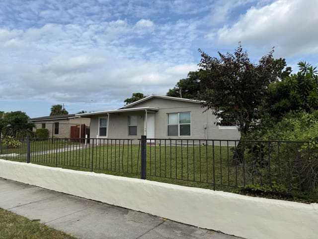 1520 W 11th Street, sold in Federal Gardens 1, Riviera Beach, FL
