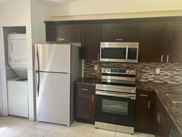 2521 NW 56th Avenue 2-26, Lauderhill, FL 33313