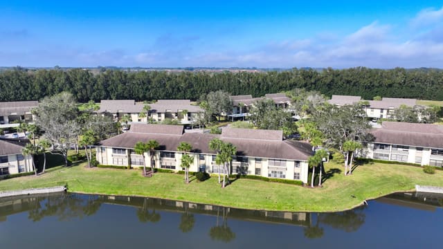11 Plantation Drive 201, sold in Vista Plantation Phase I & Ii, Vero Beach, FL