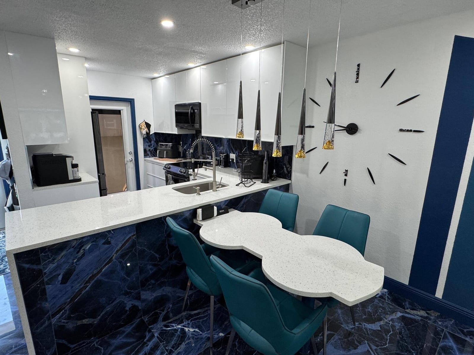 5121 W Oakland Park Boulevard 212, Lauderdale Lakes, FL 33313
