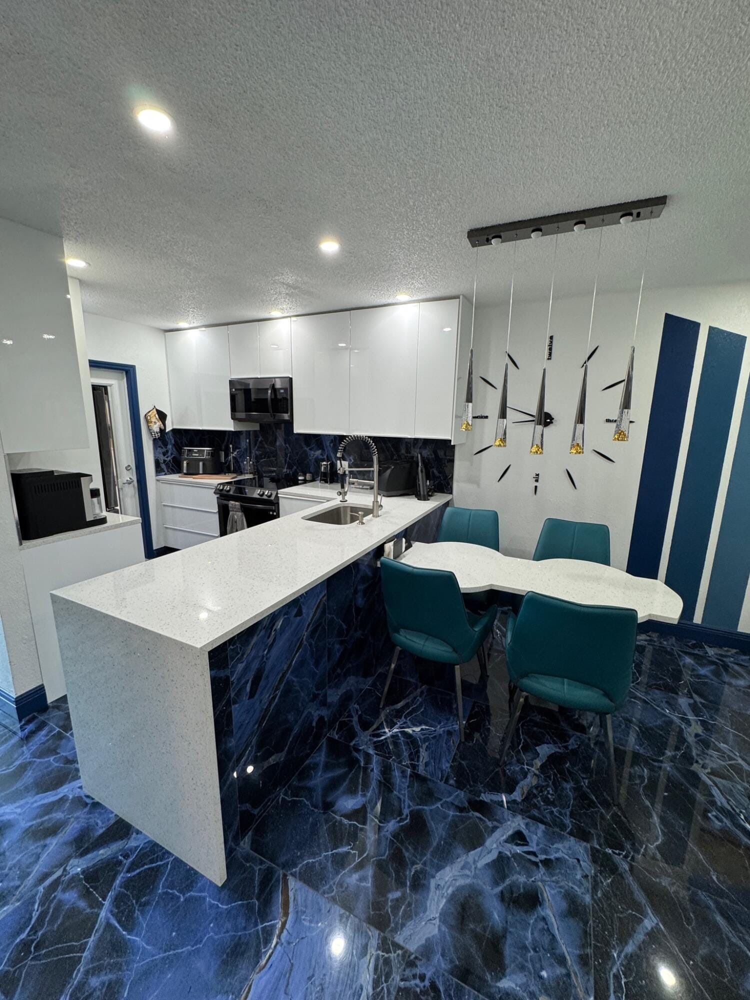 5121 W Oakland Park Boulevard 212, Lauderdale Lakes, FL 33313 photo 10