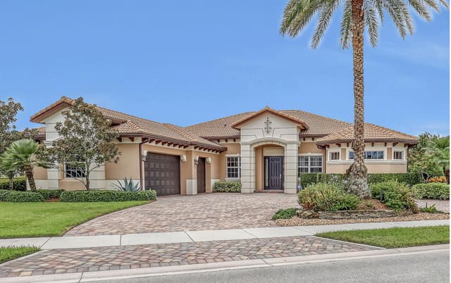 104 Manor Circle, sold in Rialto, Jupiter, FL