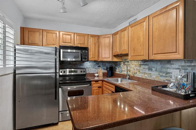 2660 NE 8th Avenue 208, sold in The Grove, Wilton Manors, FL