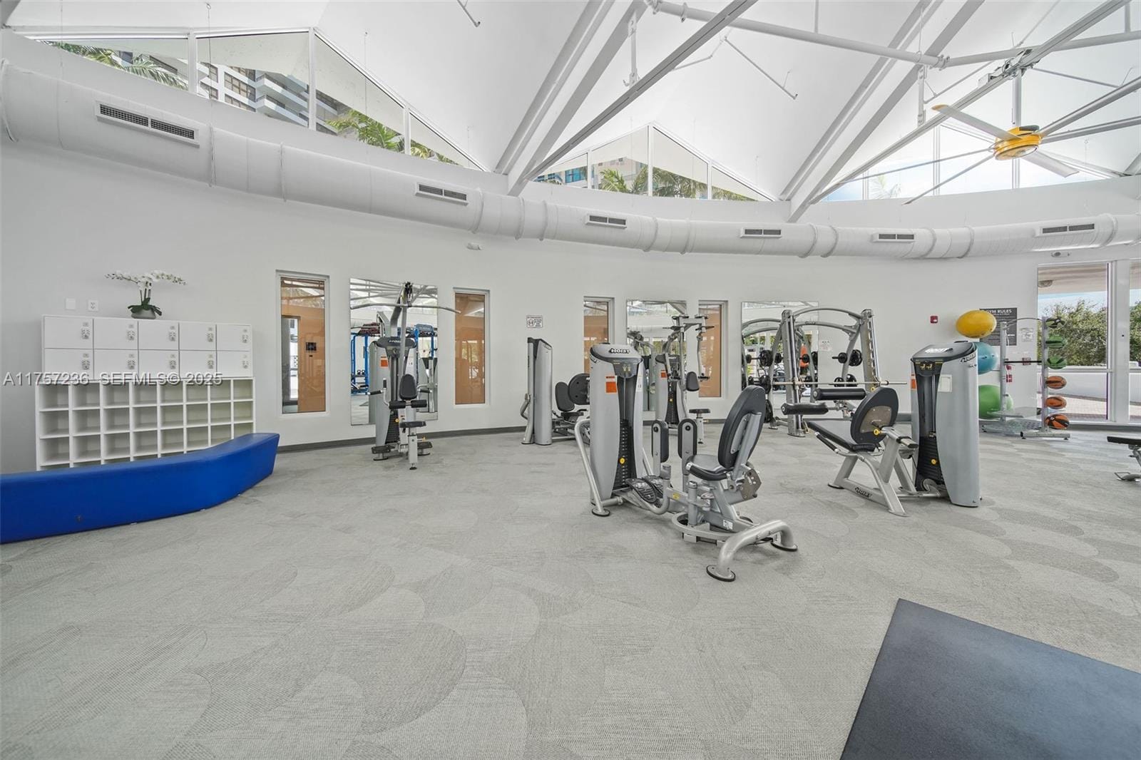 2500 Parkview Drive 812 — photo 12