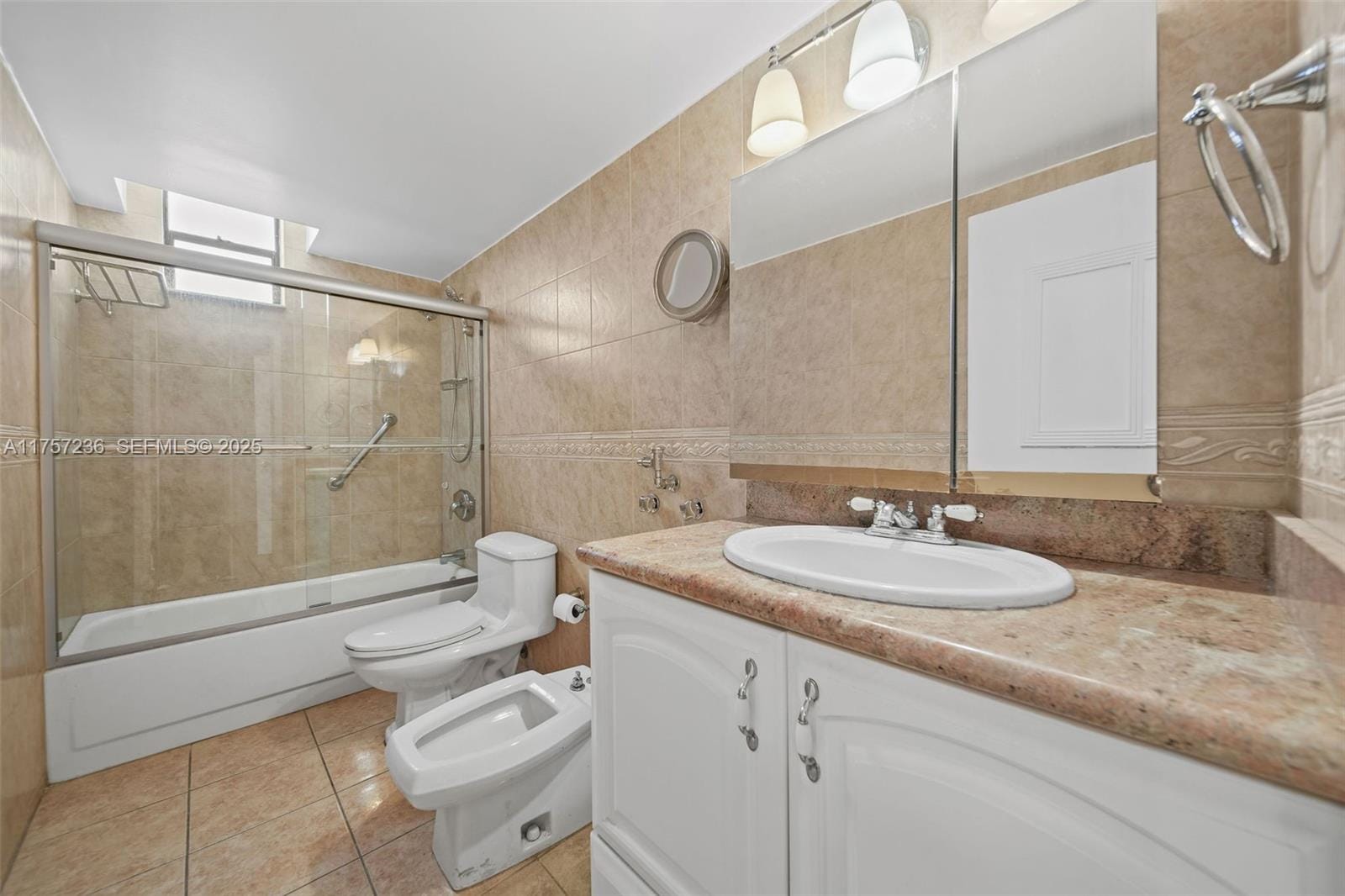 2500 Parkview Drive 812 — photo 3