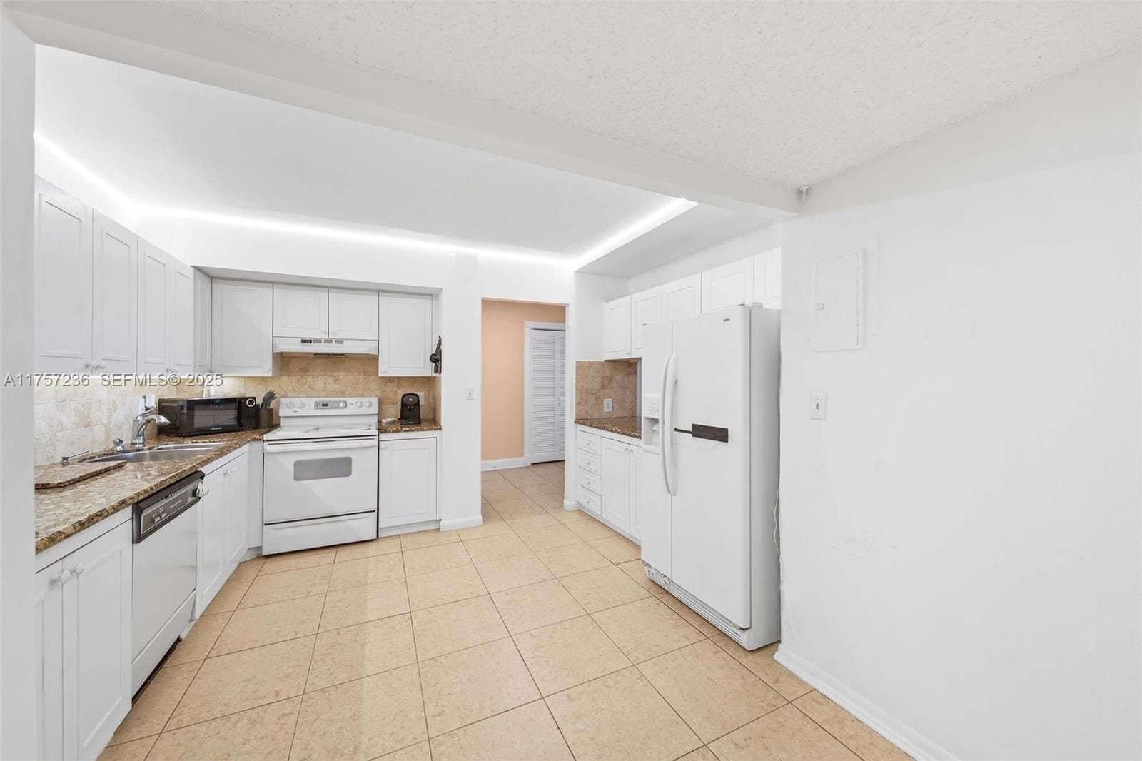 2500 Parkview Drive 812 — photo 5