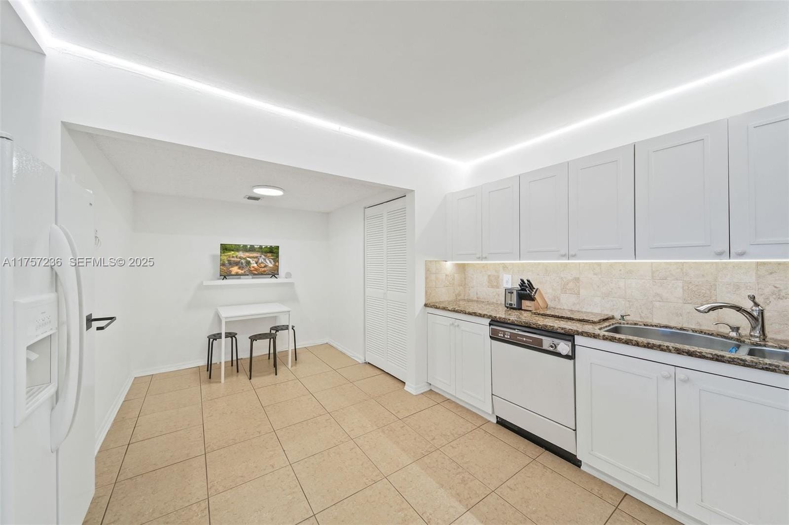2500 Parkview Drive 812 — photo 6