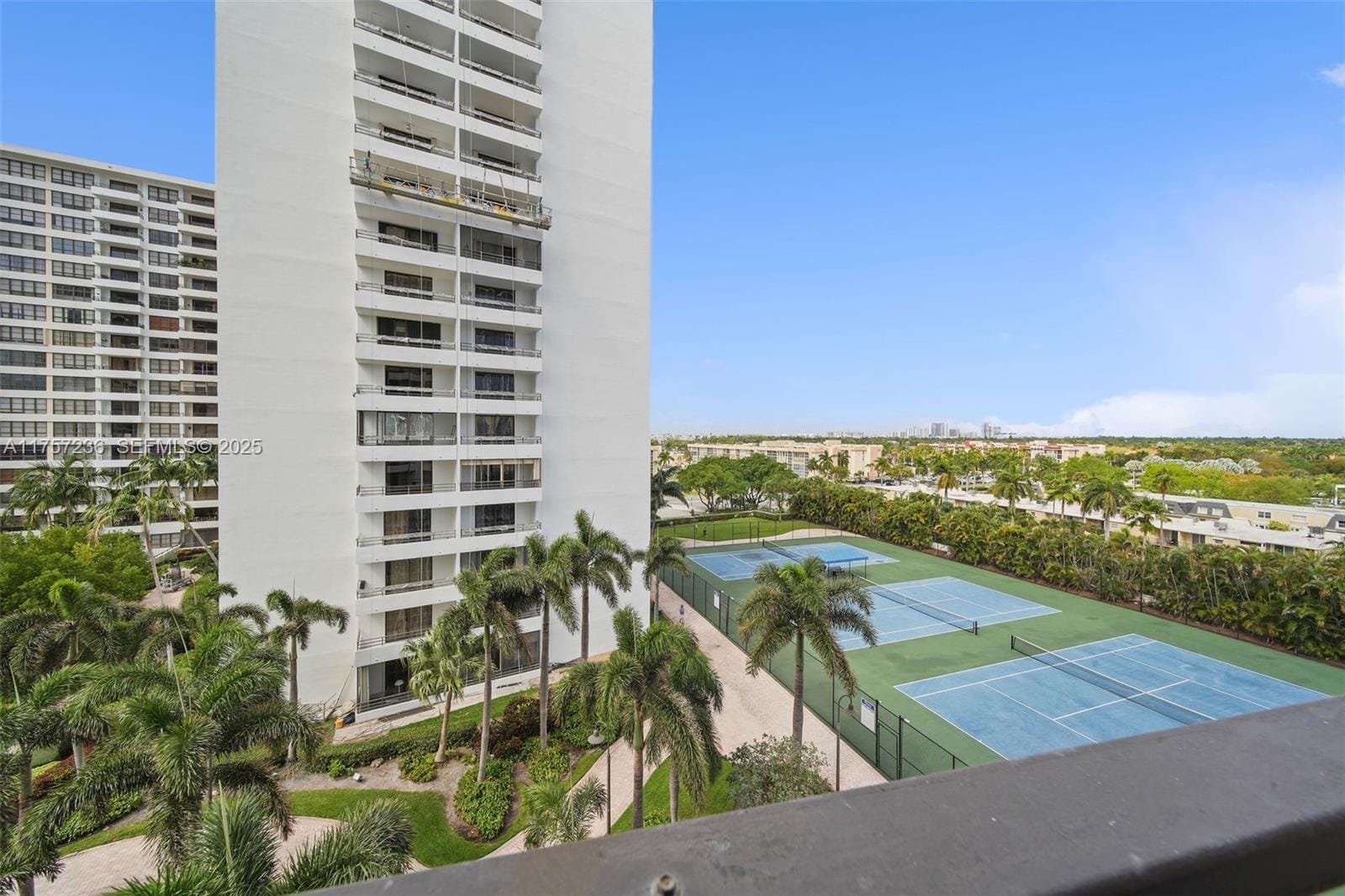 2500 Parkview Drive 812 — photo 7