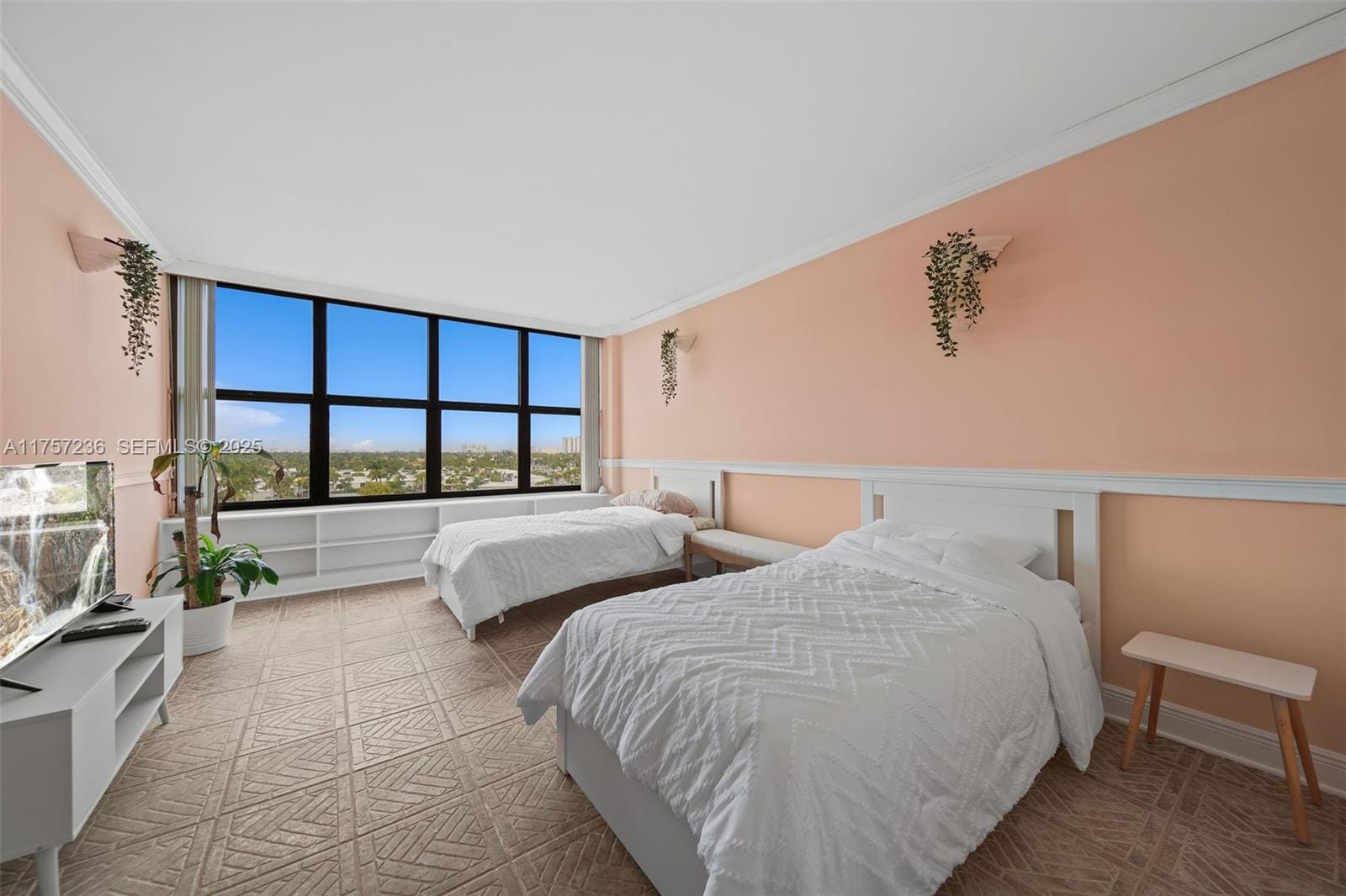 2500 Parkview Drive 812 — photo 10