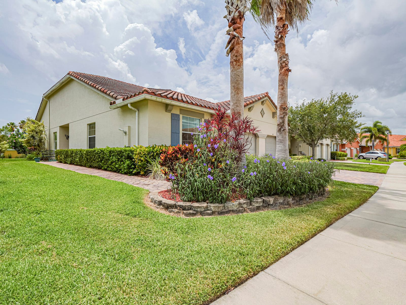 6325 Oxford Circle 101, Vero Beach, FL 32966
